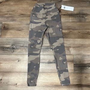 High waisted vapor leggings